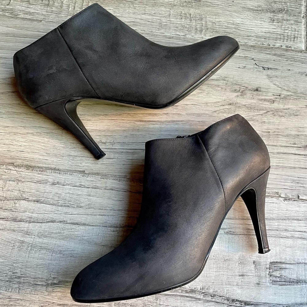 J Crew Leather Stiletto Short Ankle Bootie Zipper Sides Charcoal Black Size 7